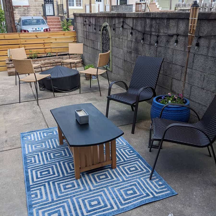 backyard with outdoor throw rug