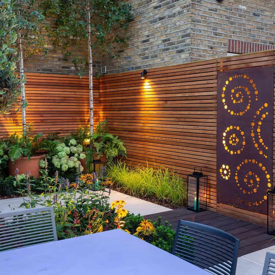 garden with privacy screen