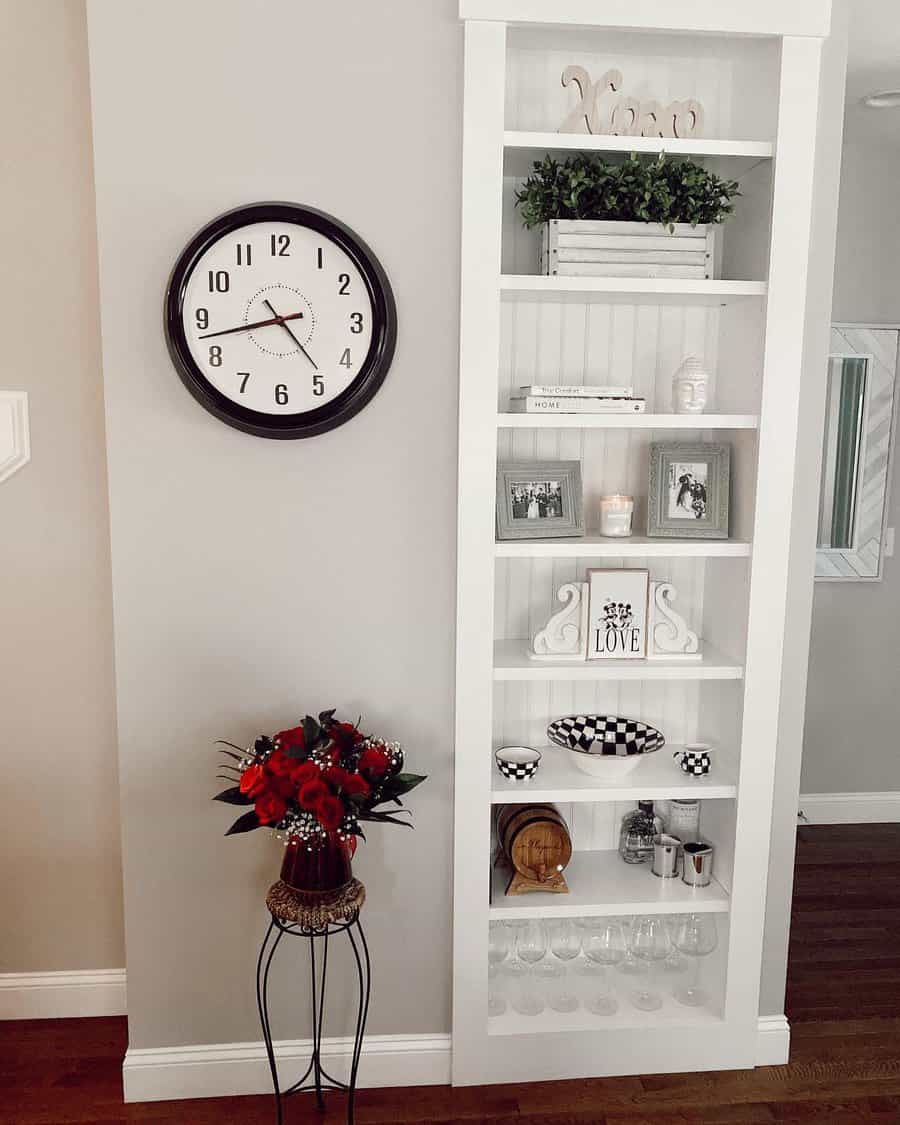 Recessed Wall Shelves With Home Decor