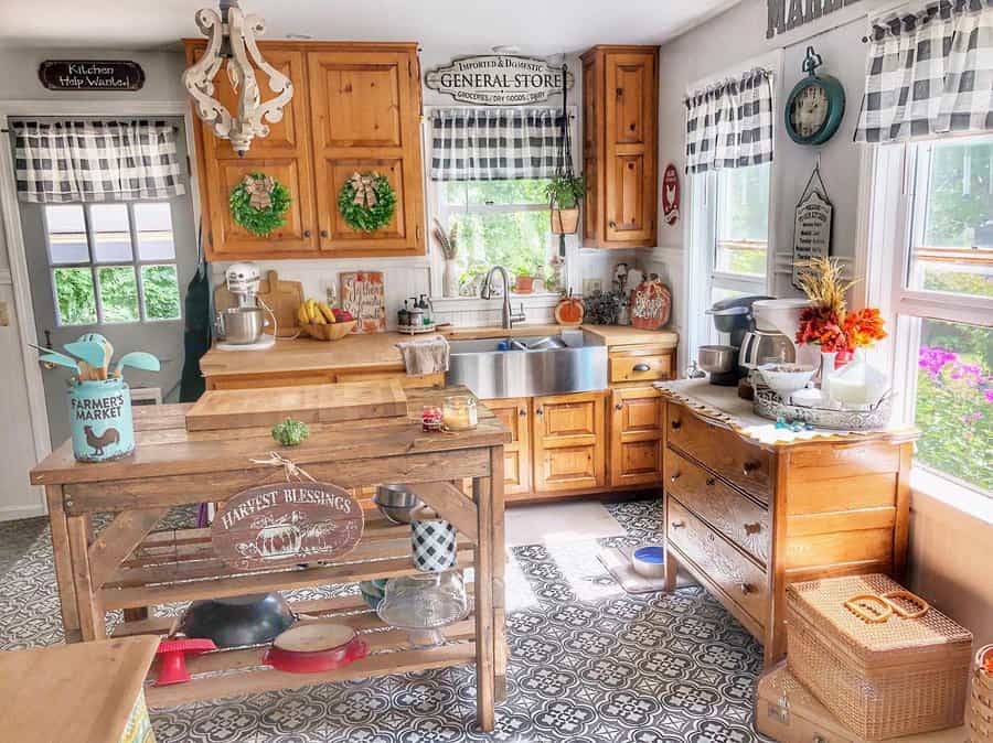 Farmhouse kitchen window with valance curtain