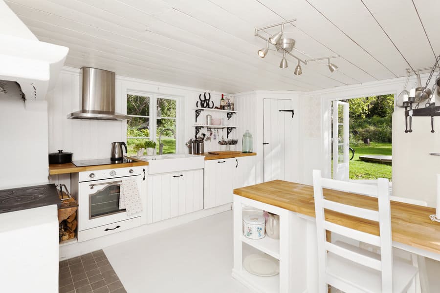 Shabby chic rustic kitchen