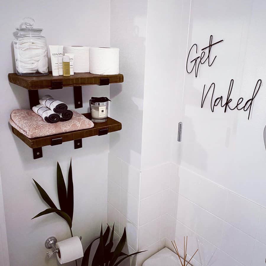 DIY bathroom shelf