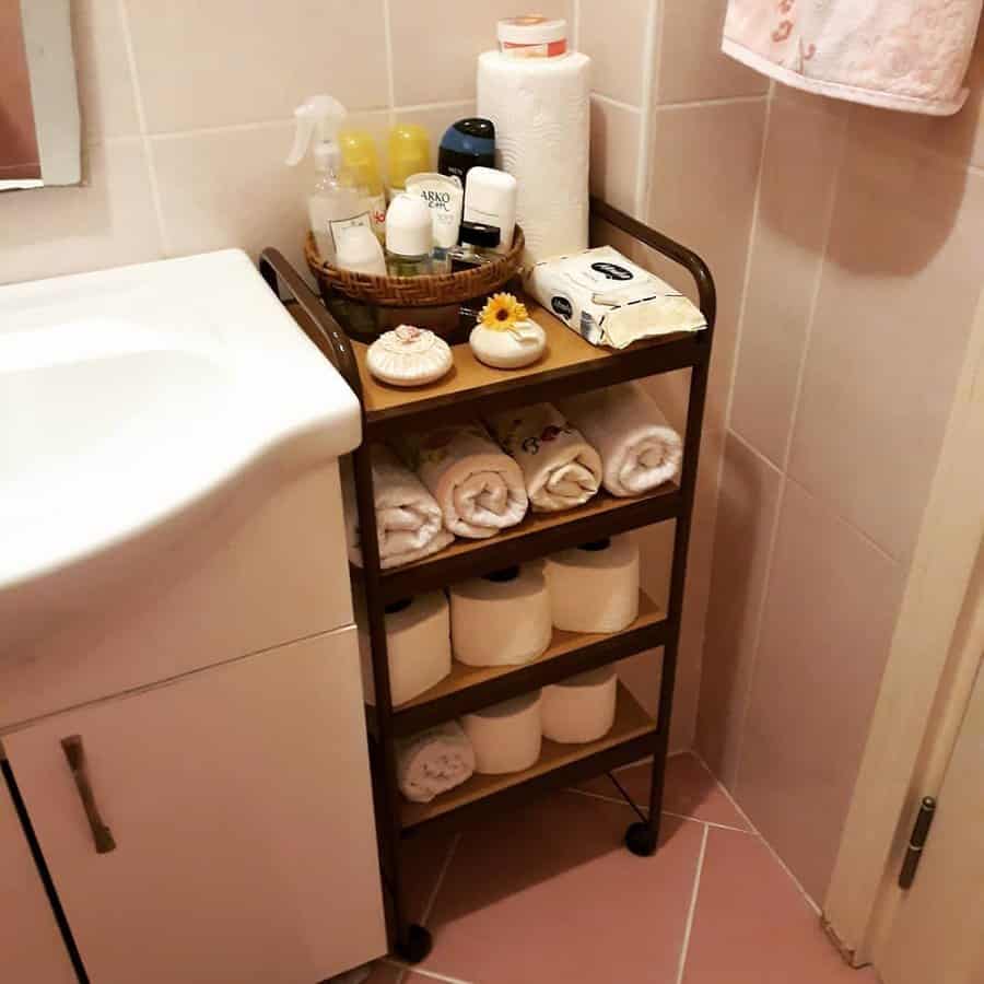 DIY bathroom shelf