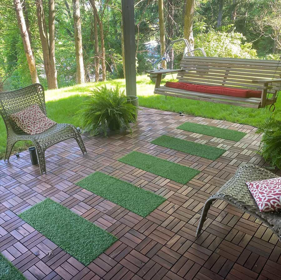 Deck tile