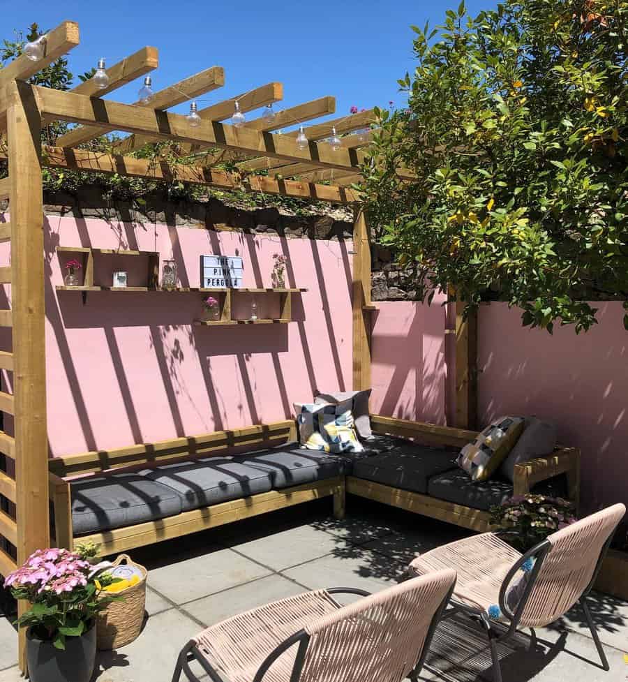 DIY pergola building