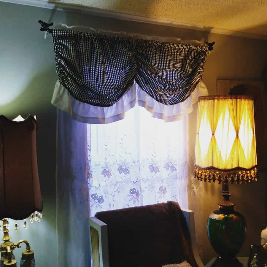 Balloon drape valance curtain