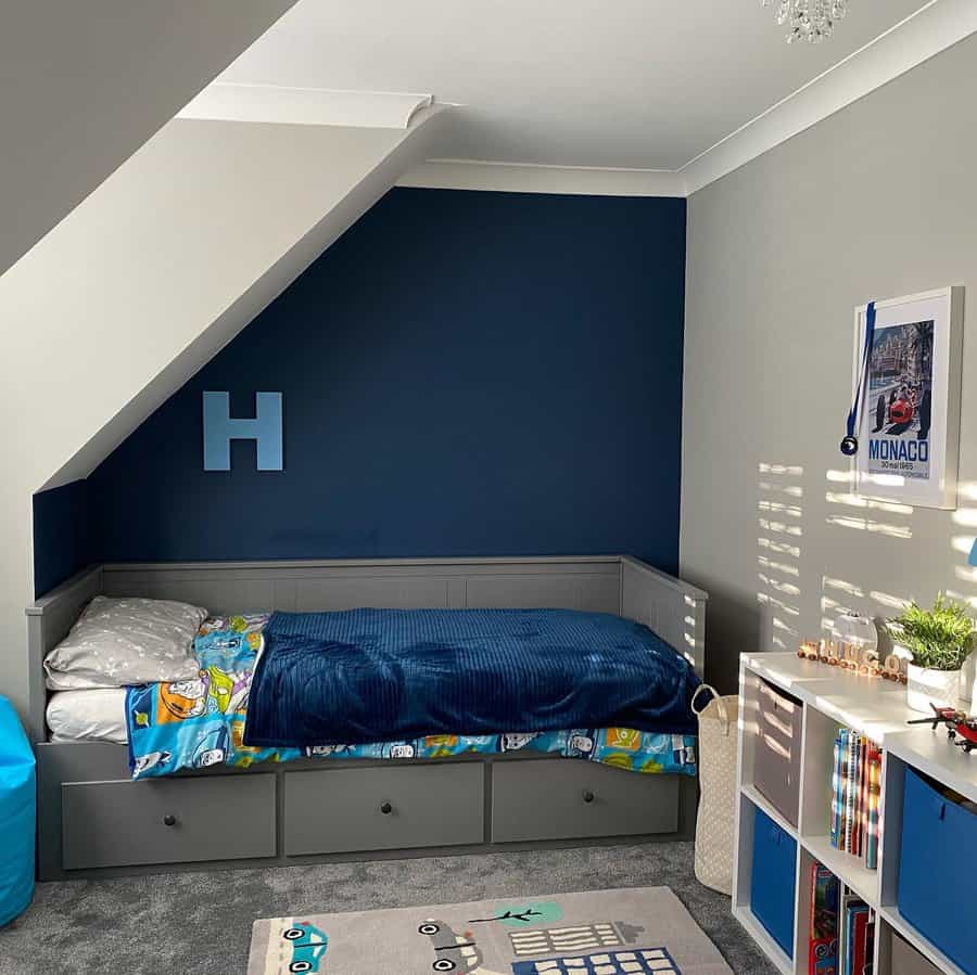 teenage bedroom with day bed