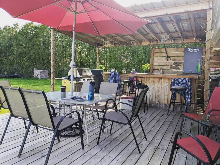 outdoor bar with deck