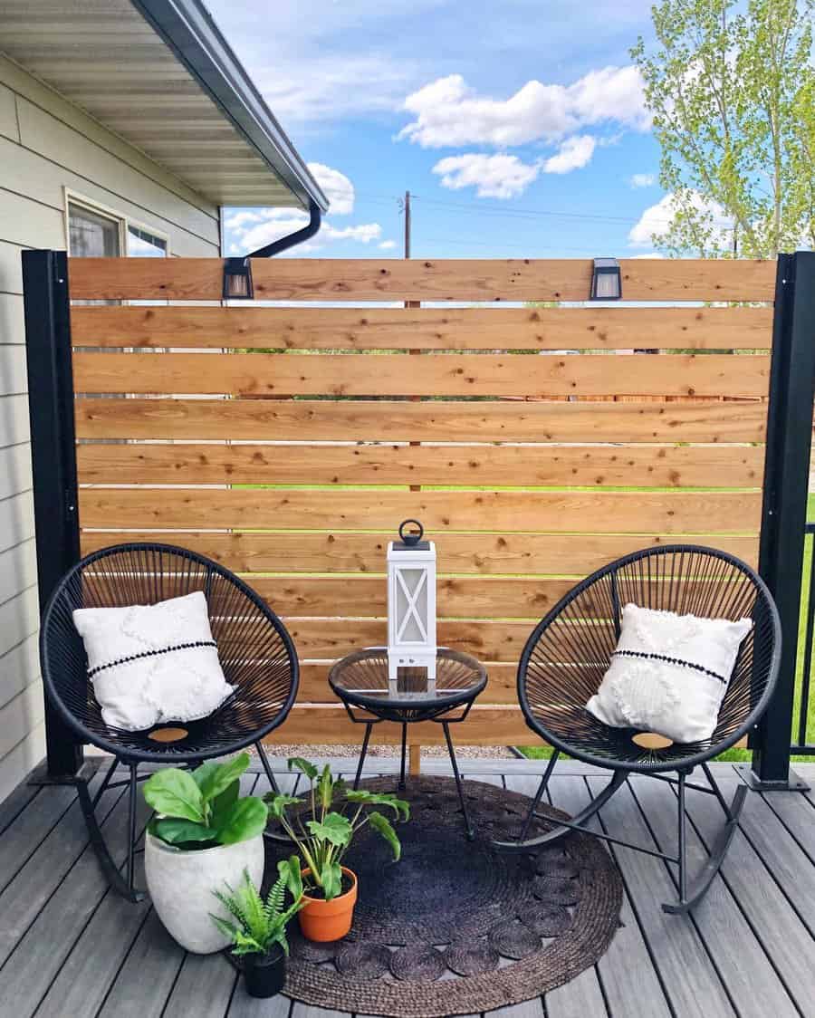 Wood and metal privacy wall 