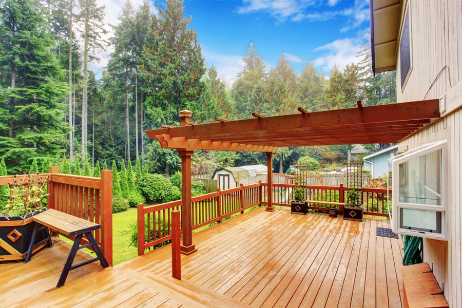 Deck with pergola