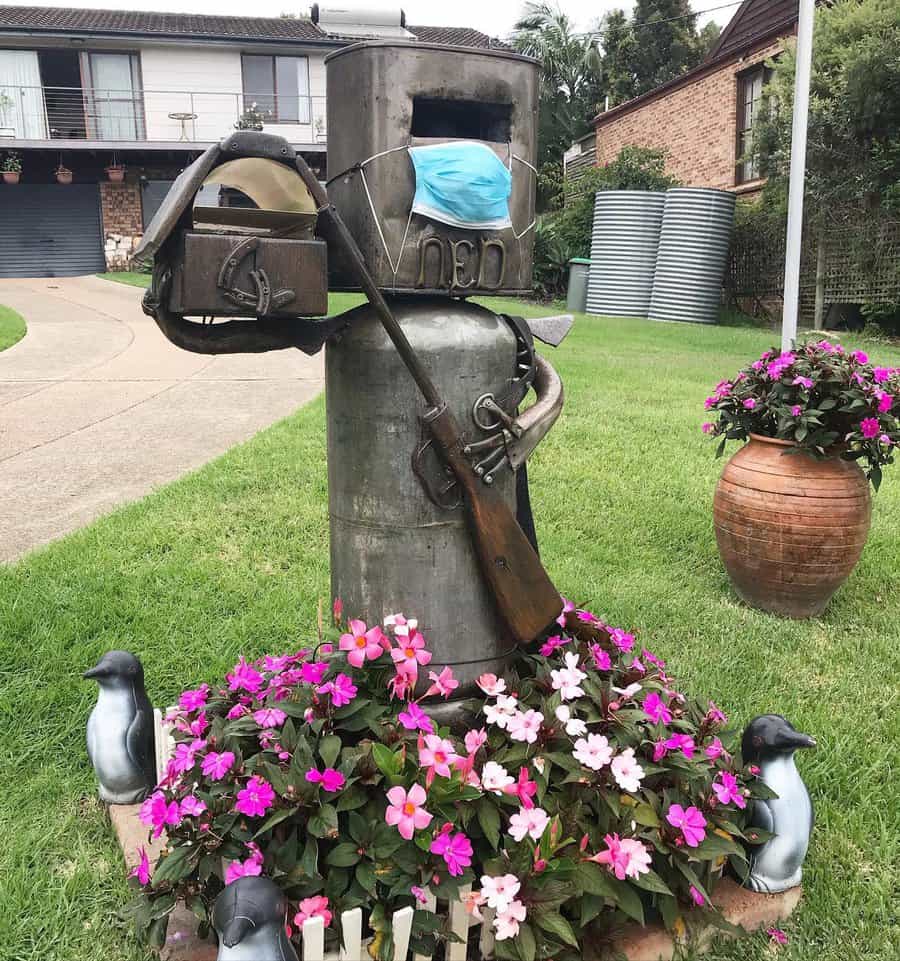 Decorative mailboxes