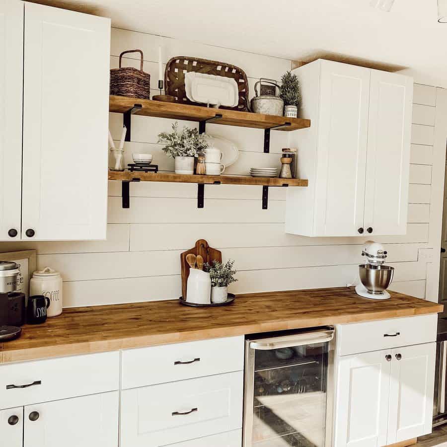 Rustic kitchen with vertical decor