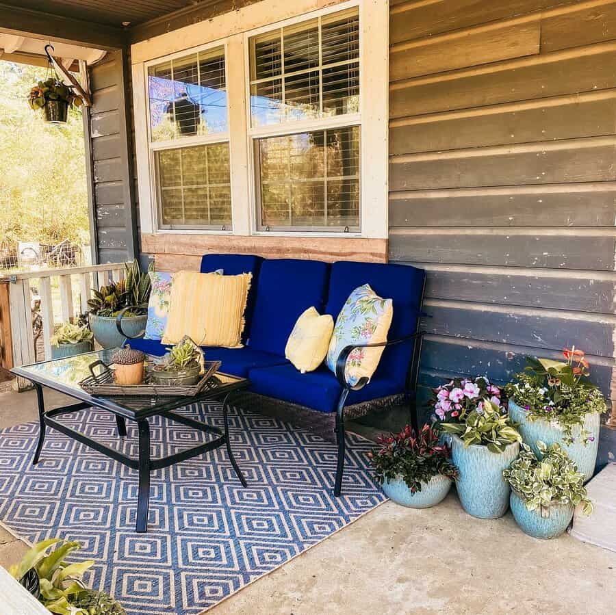 porch with rug