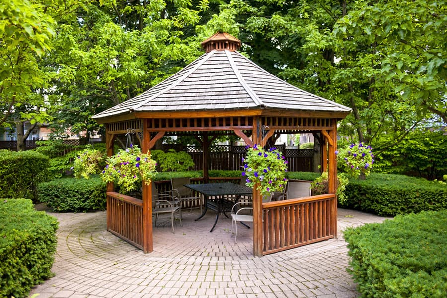 Round gazebo