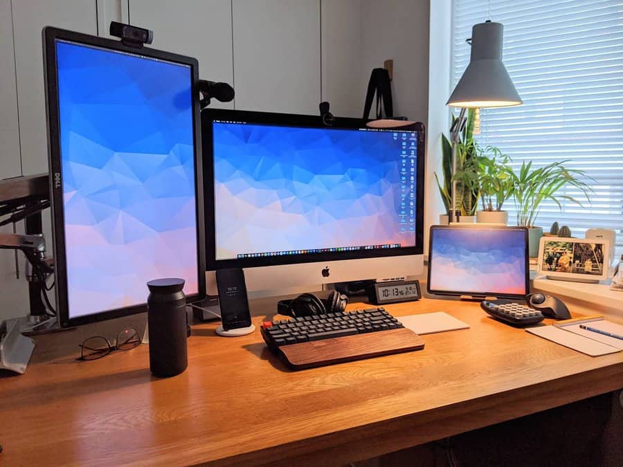 Traditional home desk