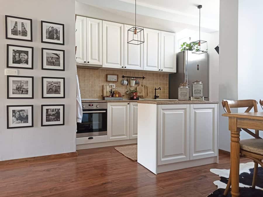 White shaker style cabinet