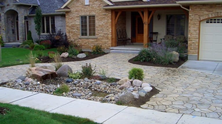 12 Landscaping Ideas for the Front of the House - Trendey