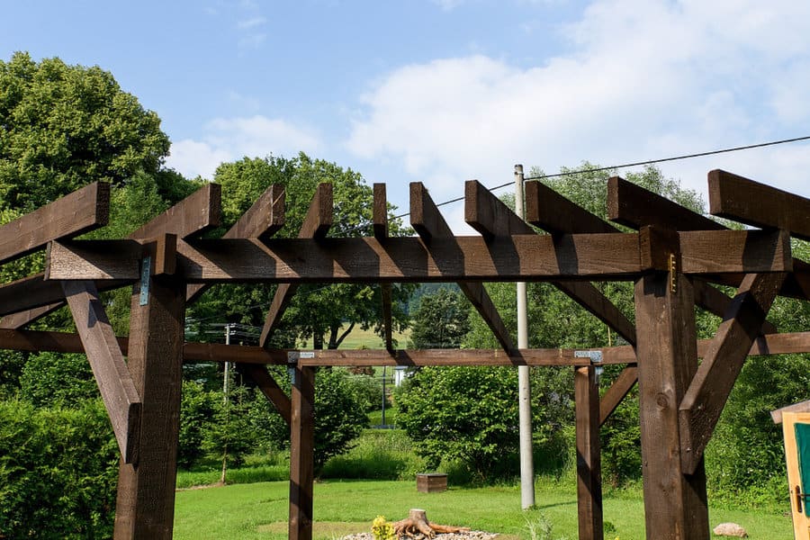 Pergola that match backyard