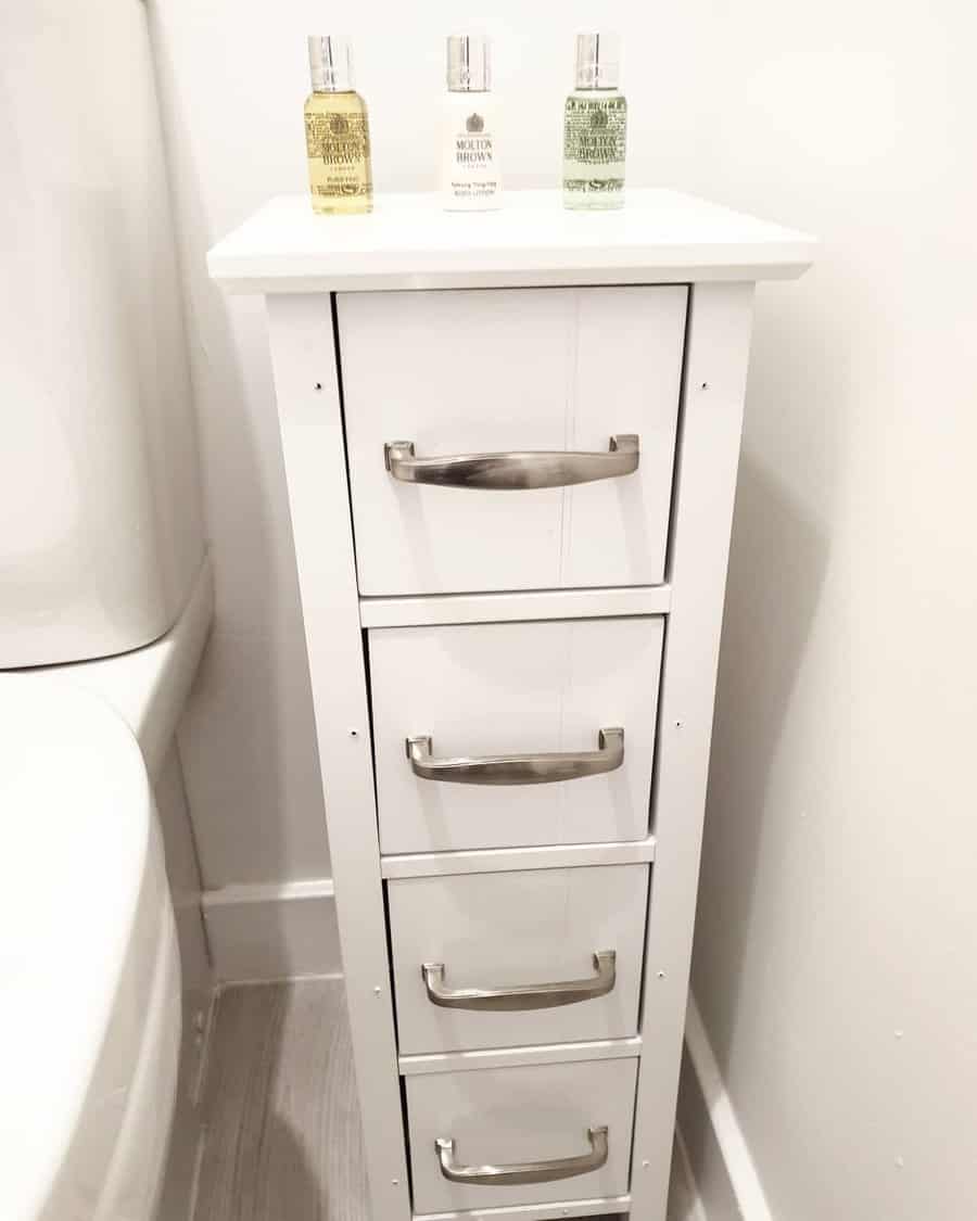 Freestanding bathroom cabinet