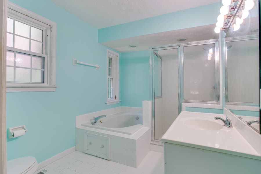 elegant blue beach bathroom design