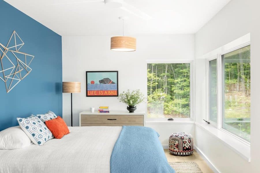 color blocking blue bedroom