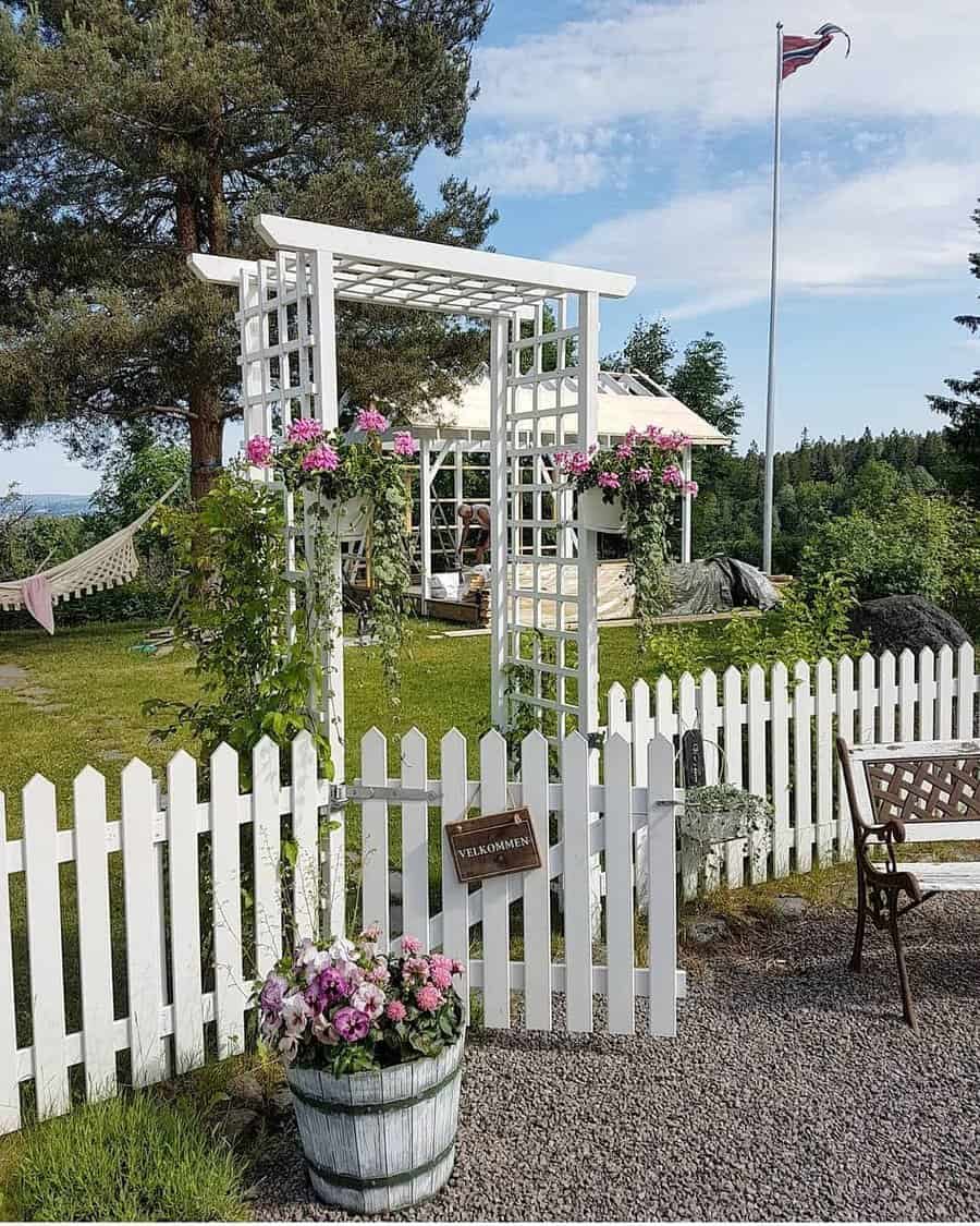 Entryway arbor