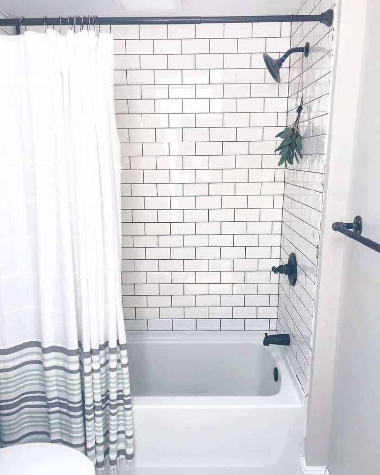 24 Shower Curtain Ideas and Styles for Your Bathroom - Trendey