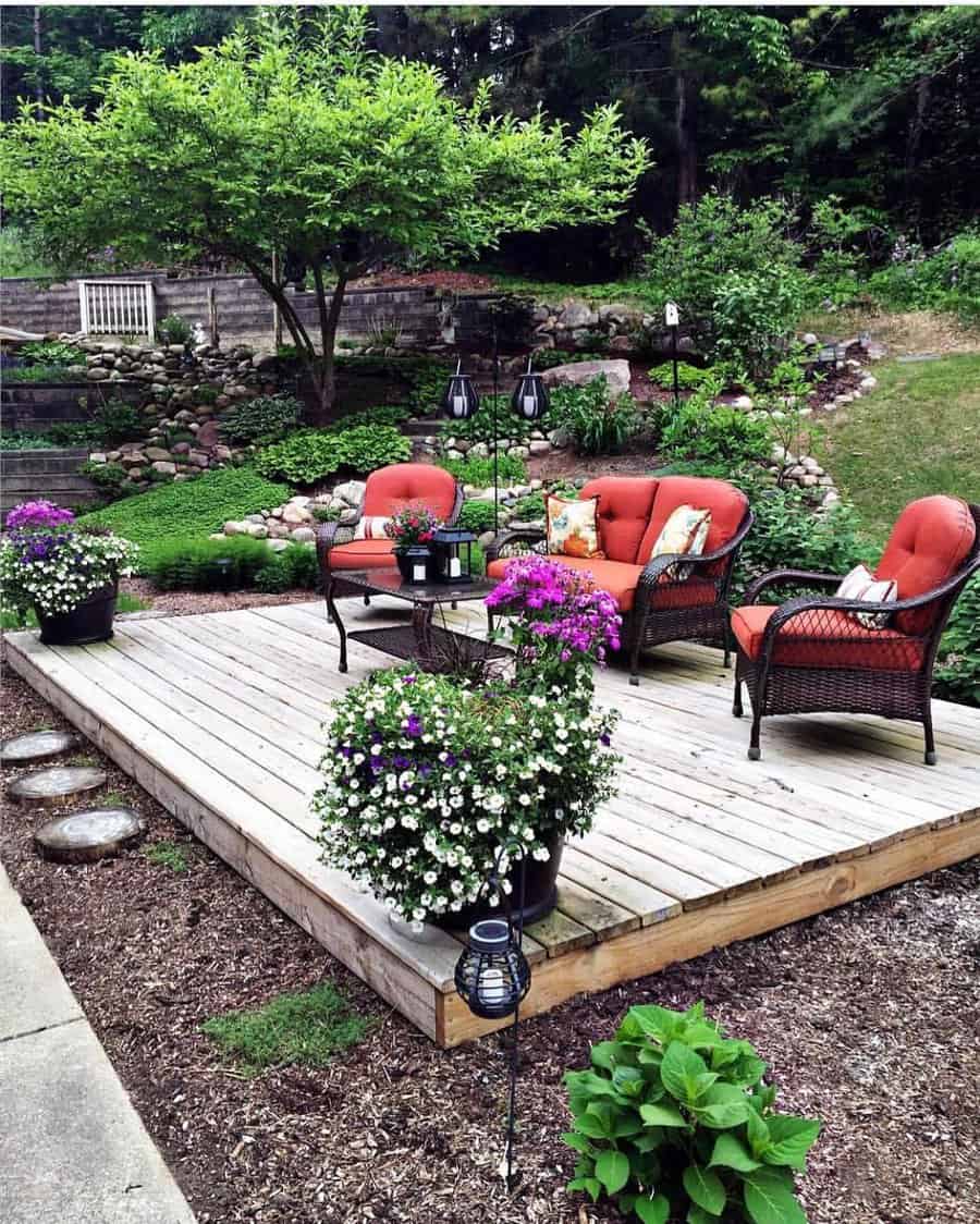 Wooden pallet deck