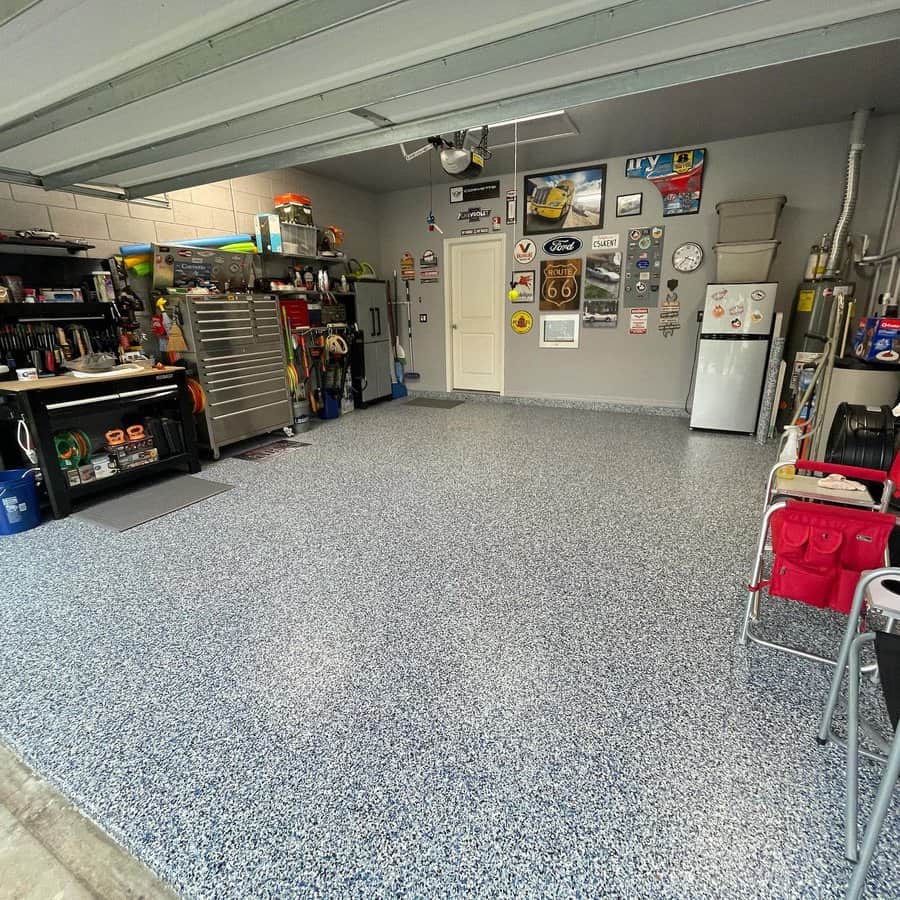 garage with neutral grey wall and floor