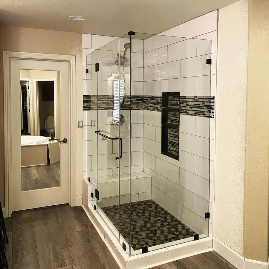 Bathroom shower with mosaic tiles