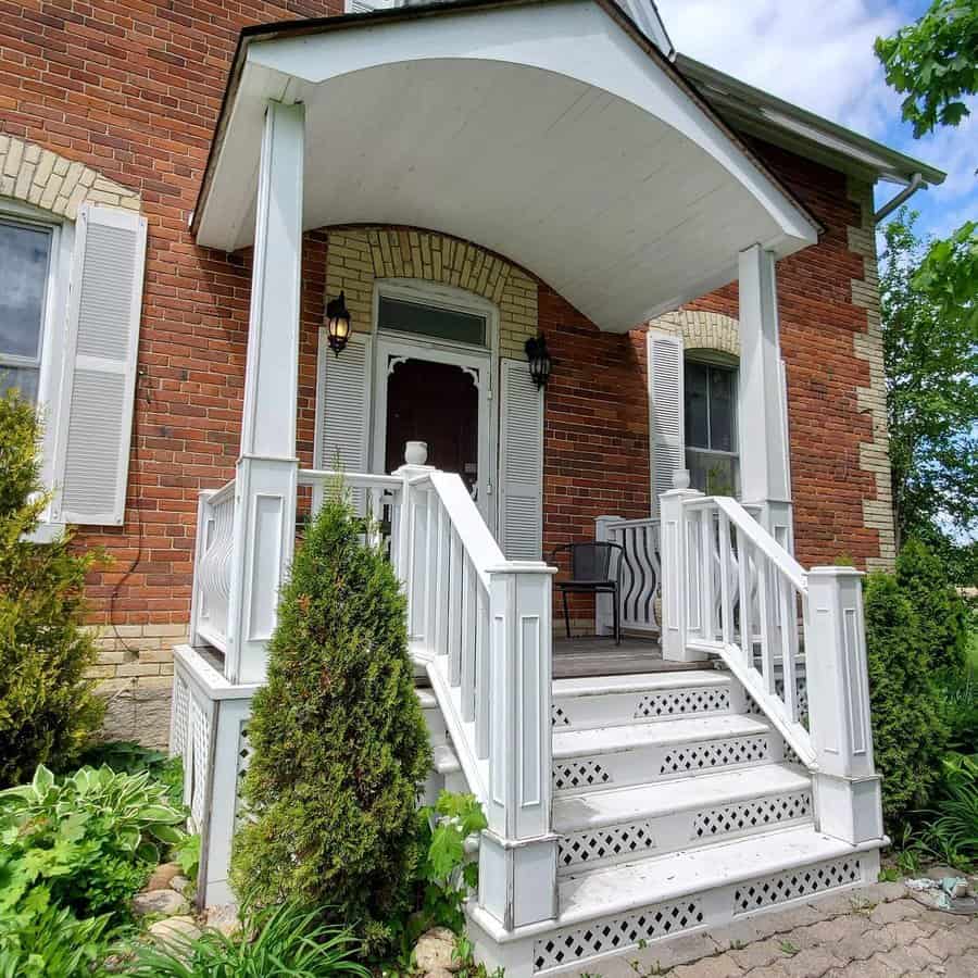 Arched porch ceiling 