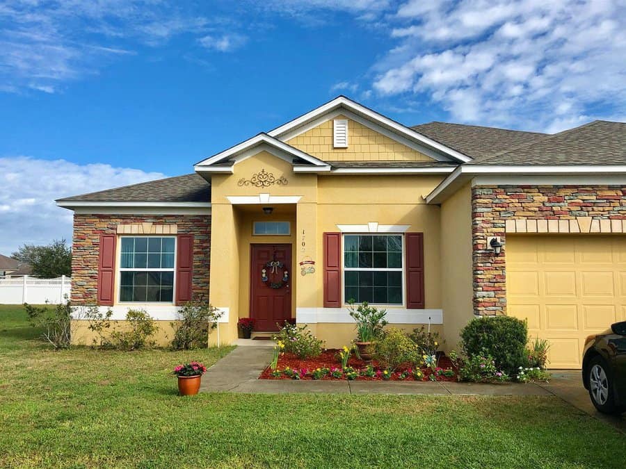 Entryway with landscaping