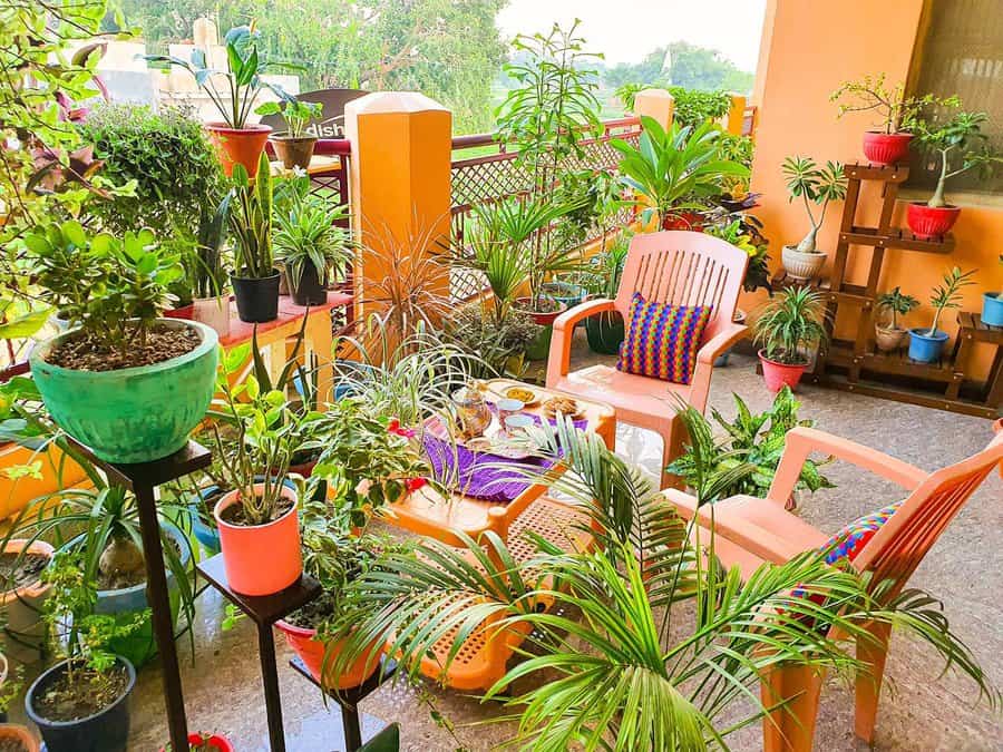 mini balcony garden with seating 
