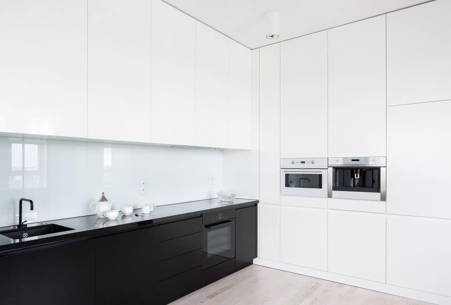 Elegant glass kitchen backsplash