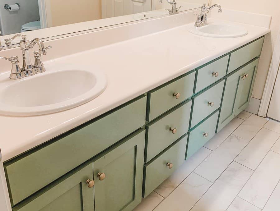 Pastel bathroom cabinet