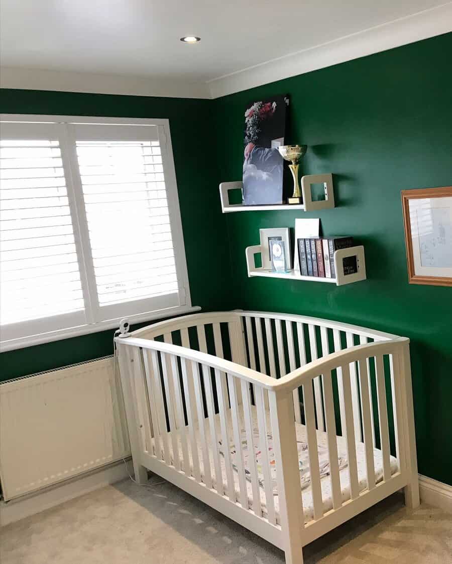 Green wall paint