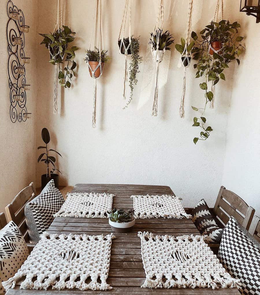 Dining room wall hanging plant decor