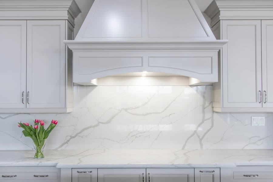white marble kitchen backsplash
