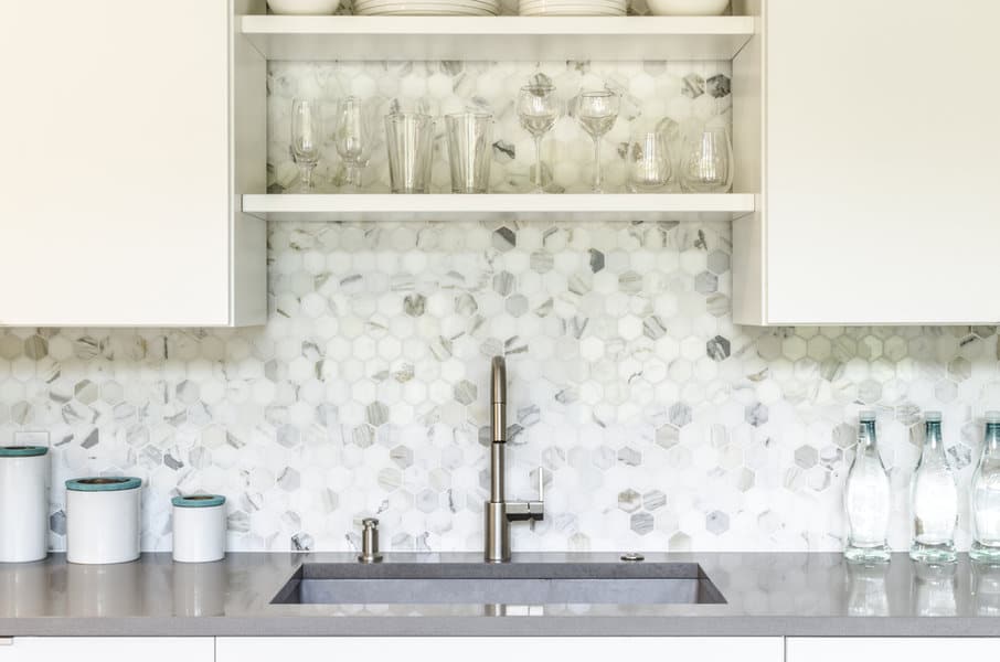 Marble kitchen backsplash