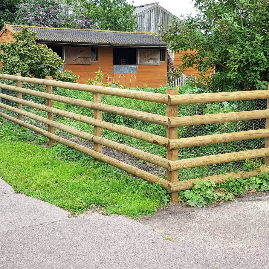 Log fence 