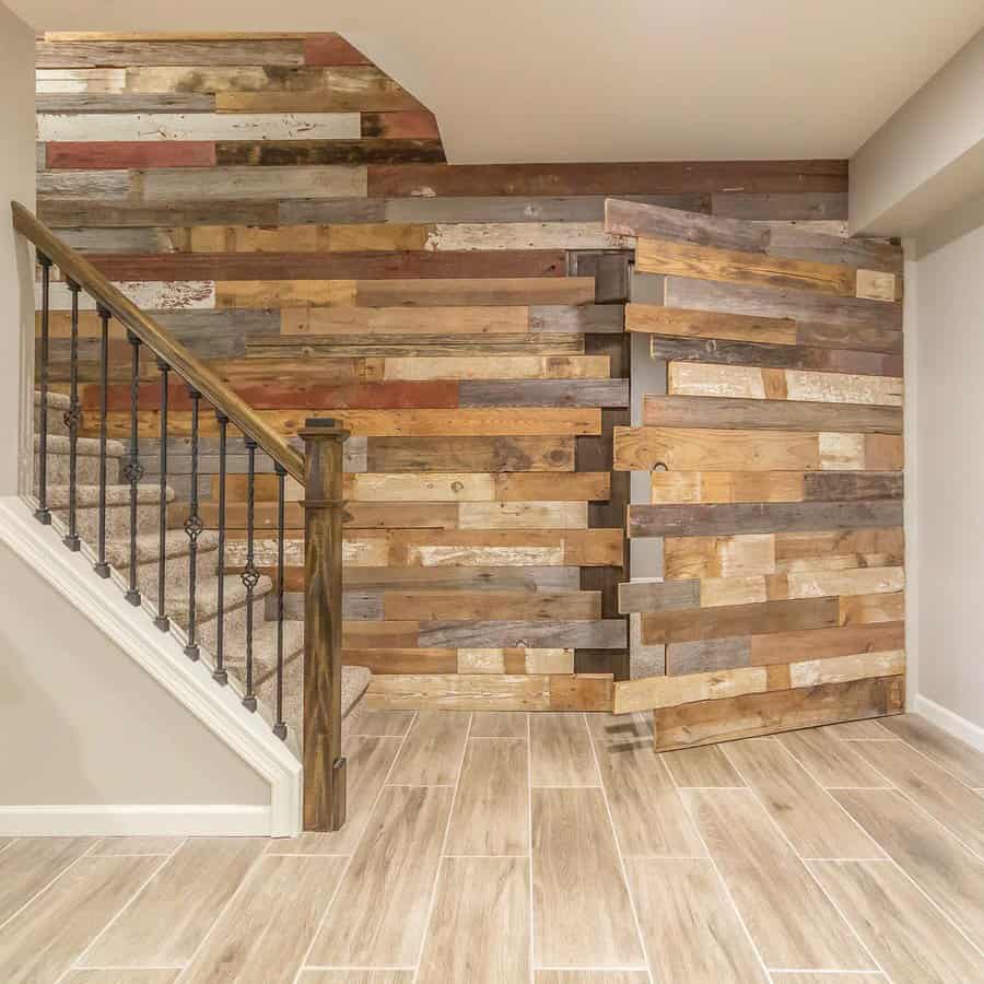 Pallet wall as house divider