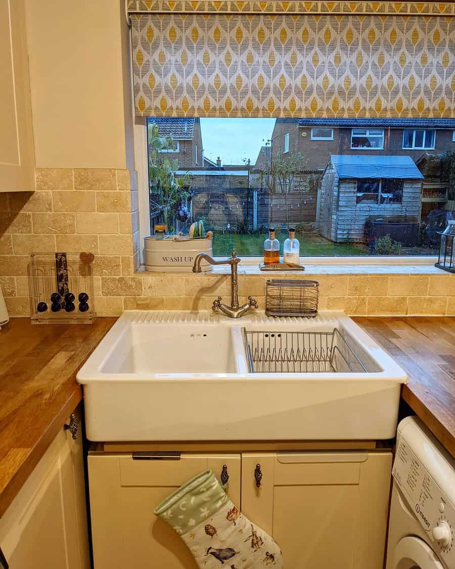 Belfast kitchen sink