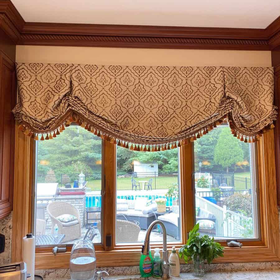 Valance with fringe