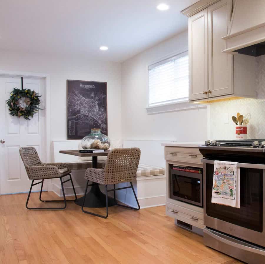 L shaped kitchen nook