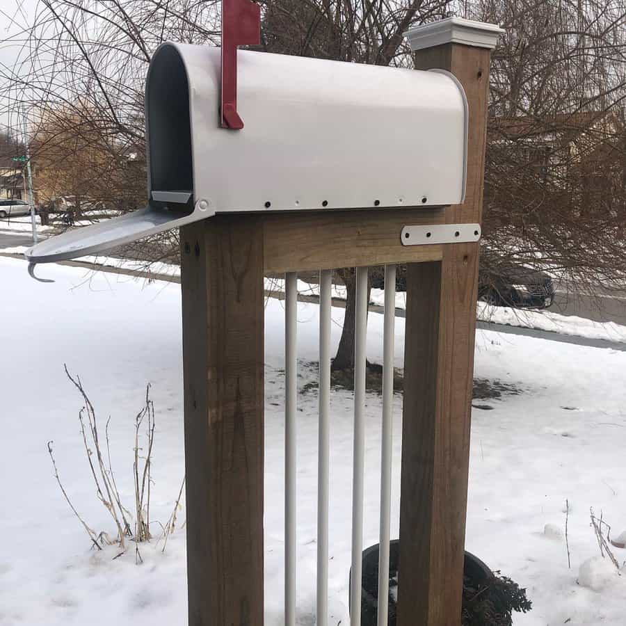 Functional mailbox posts