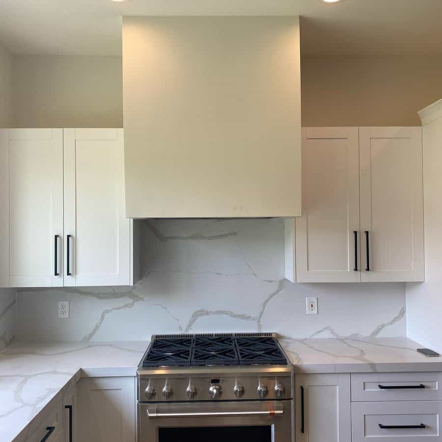 Marble kitchen backsplash