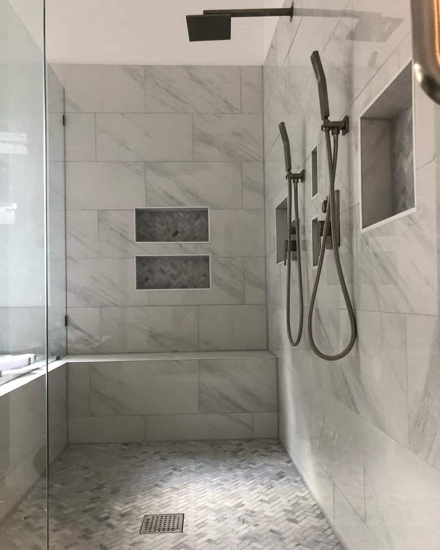 White marble tiles with black lines