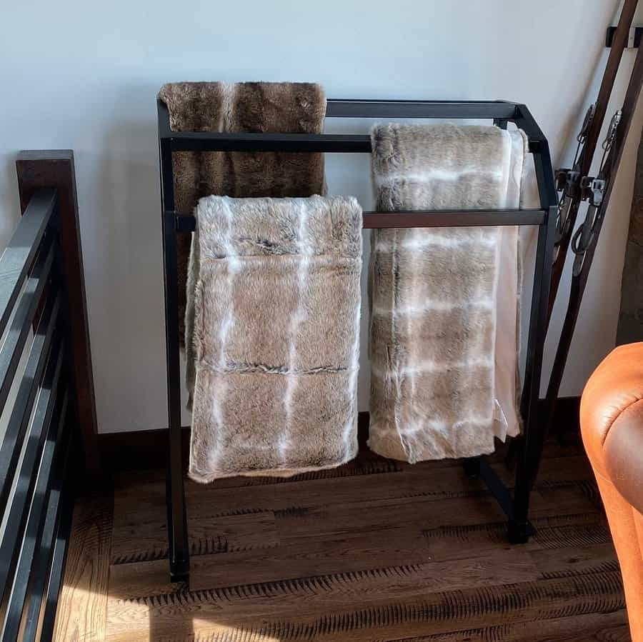 Metal rack blanket storage