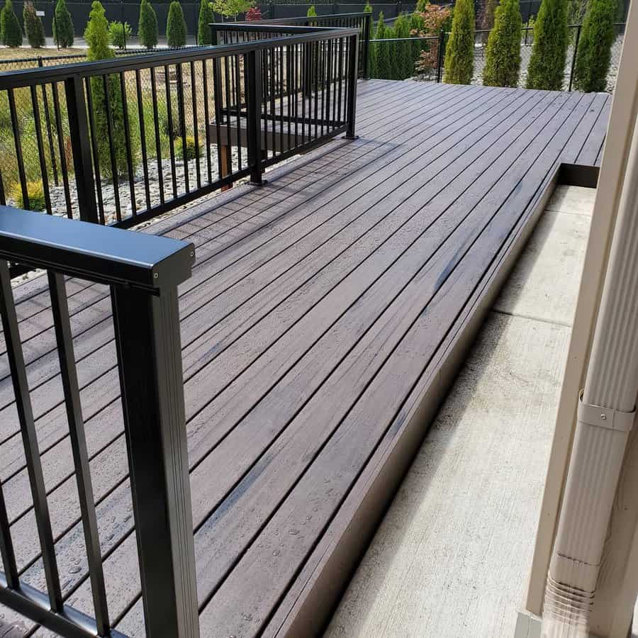 Metal deck railing