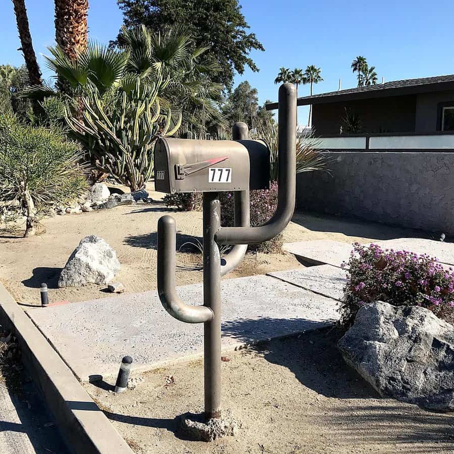 Metal mailbox